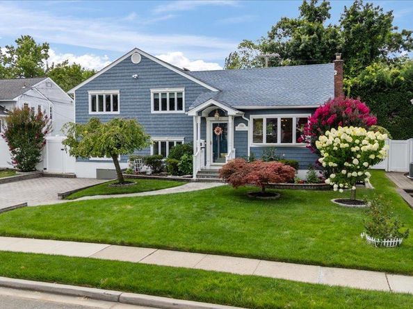 790 Wenwood Drive, East Meadow NY 11554