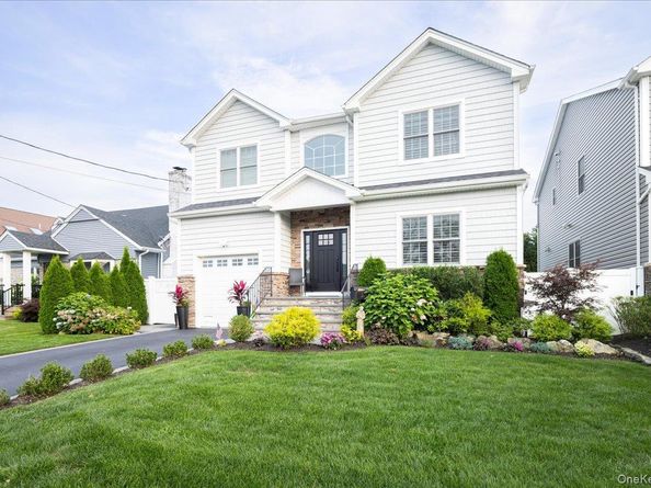 2716 Landing Avenue, Bellmore NY 11710