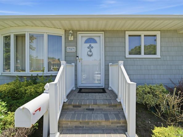 757 Anderson Avenue, Franklin Square NY 11010