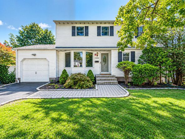 1400 Wave Avenue, Medford NY 11763