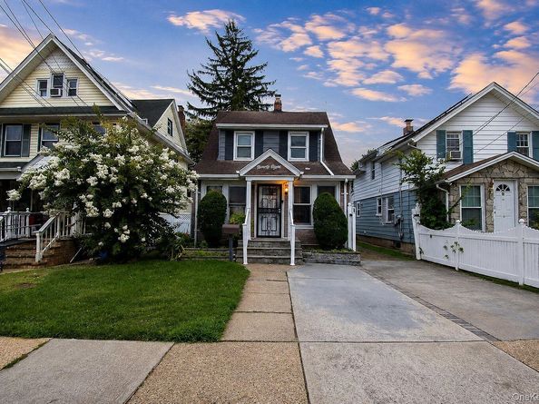 98 Willow Avenue, Hempstead NY 11550