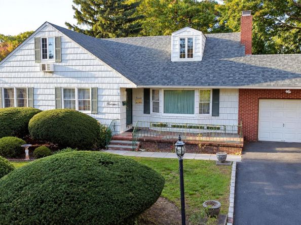 14 Waverly Street, Glen Head NY 11545