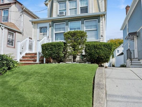 93-27 207th Street, Queens Village NY 11428