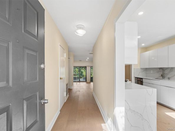 87 Northgate Circle, Melville NY 11747