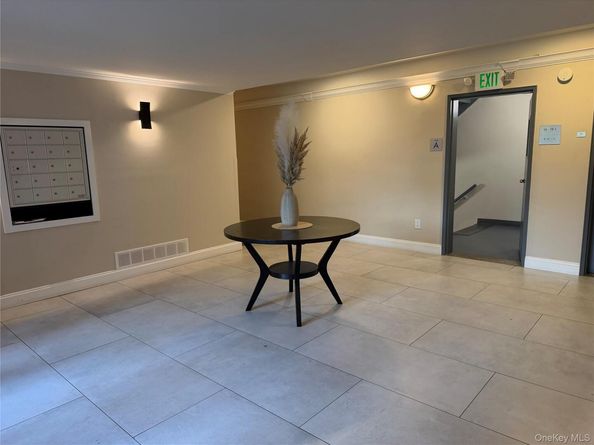 120 S Park Avenue 2B, Rockville Centre NY 11570