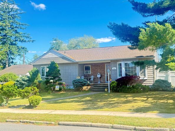 685 Seabury Avenue, Franklin Square NY 11010