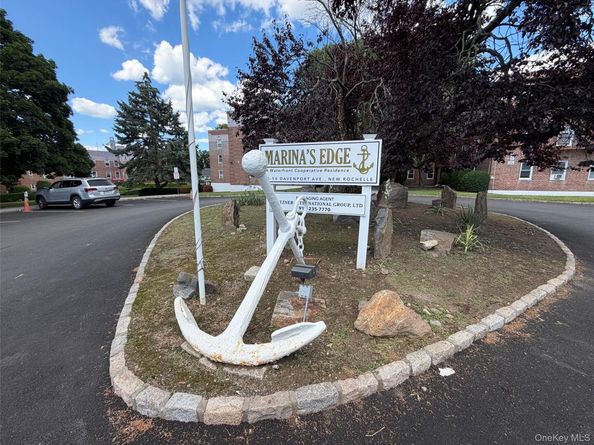 10 DAVENPORT Avenue 1F, New Rochelle NY 10805