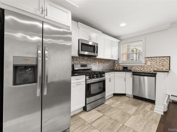 147 Fairharbor Drive 147, Patchogue NY 11772