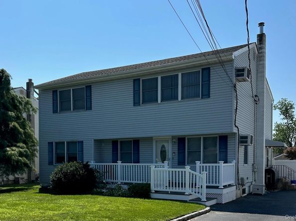 54 17th Street, West Babylon NY 11704