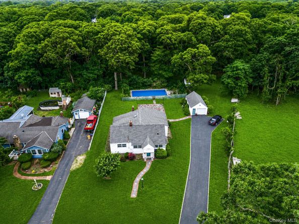 1 E Jackwill Road, East Patchogue NY 11772