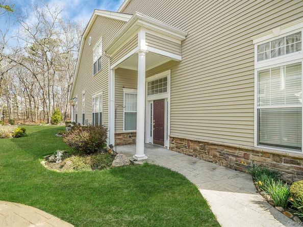 11 Ovation Place, Eastport NY 11941