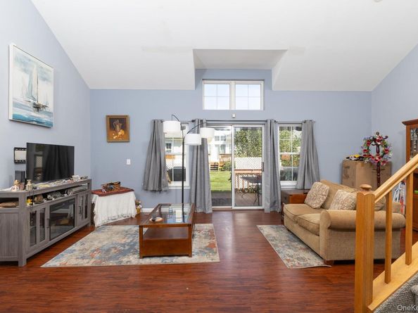 5 Sprucewood Boulevard, Central Islip NY 11722