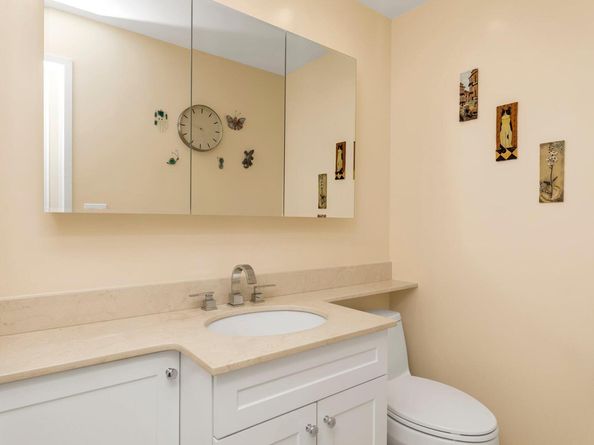 269-10 Grand Central Parkway 4V, Floral Park NY 11005