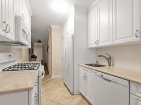 269-10 Grand Central Parkway 4V, Floral Park NY 11005