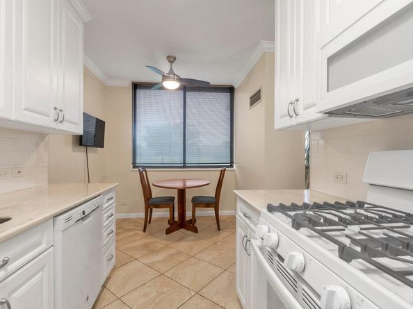 269-10 Grand Central Parkway 4V, Floral Park NY 11005