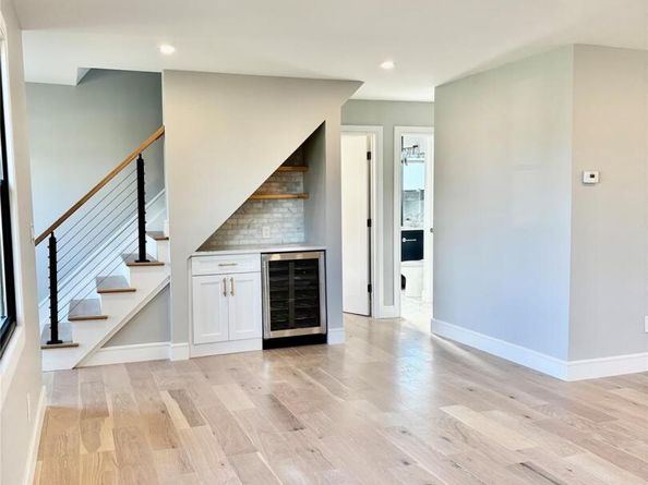 188 Sequams Lane Cen, West Islip NY 11795