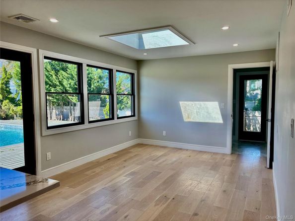 188 Sequams Lane Cen, West Islip NY 11795