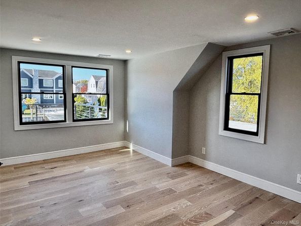 188 Sequams Lane Cen, West Islip NY 11795
