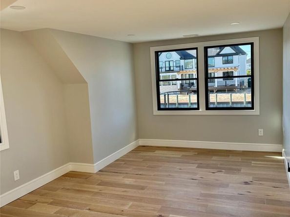 188 Sequams Lane Cen, West Islip NY 11795