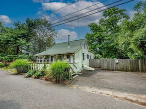 75 Upper Dock Road, Kings Park NY 11754