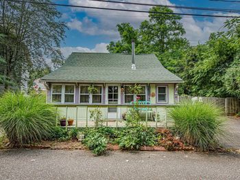 75 Upper Dock Road