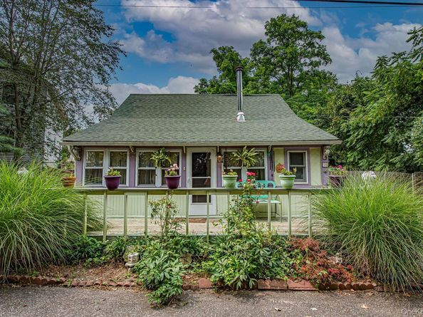 75 Upper Dock Road, Kings Park NY 11754