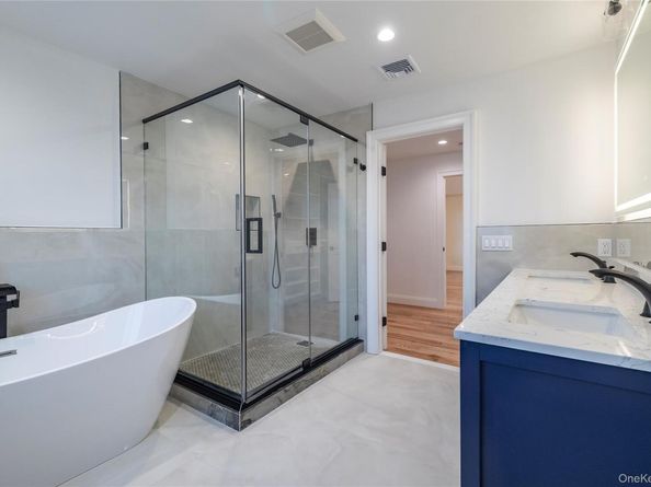 20 Baker Lane, Levittown NY 11756