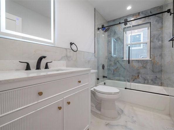 20 Baker Lane, Levittown NY 11756