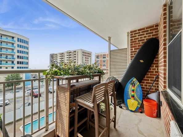 410 E Broadway 4B, Long Beach NY 11561