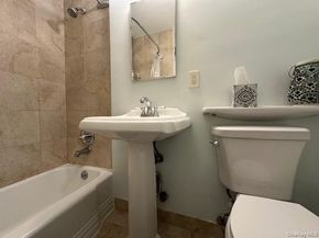 21 Bond Street 2C, Great Neck NY 11021