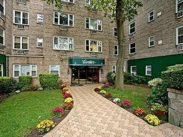 21 Bond Street 2C, Great Neck NY 11021