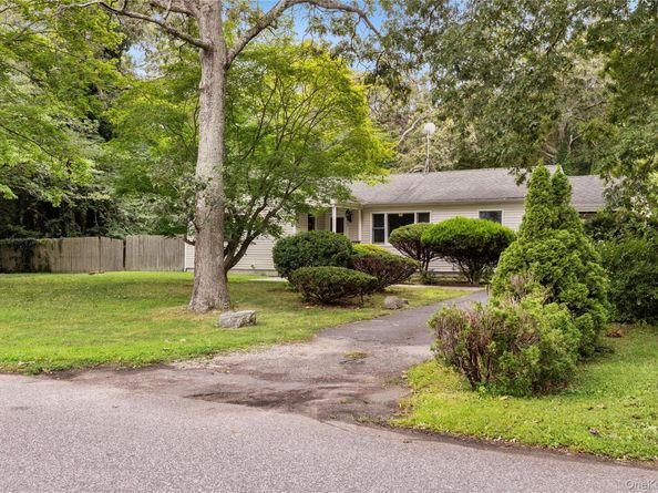 62 Margaret Drive, Coram NY 11727