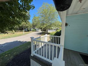 1661 OLD COUNTRY Road 500, Riverhead NY 11901