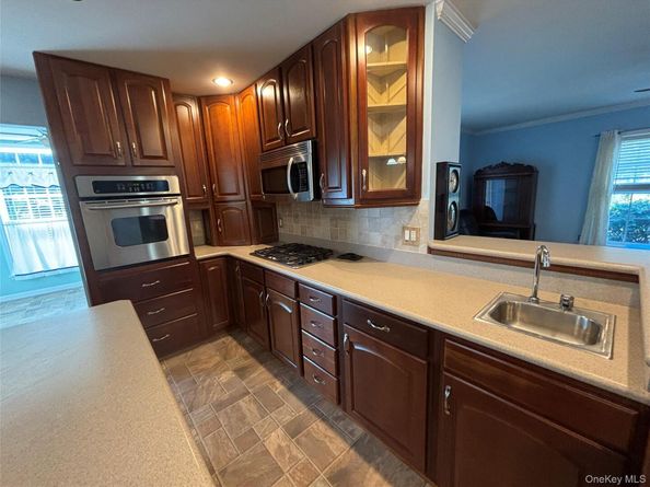 1661 OLD COUNTRY Road 500, Riverhead NY 11901