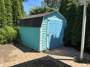1661 OLD COUNTRY Road 500, Riverhead NY 11901