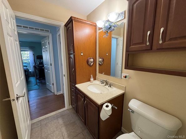 1661 OLD COUNTRY Road 500, Riverhead NY 11901