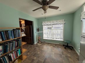 1661 OLD COUNTRY Road 500, Riverhead NY 11901