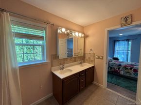 1661 OLD COUNTRY Road 500, Riverhead NY 11901