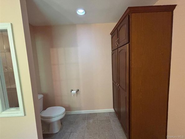 1661 OLD COUNTRY Road 500, Riverhead NY 11901