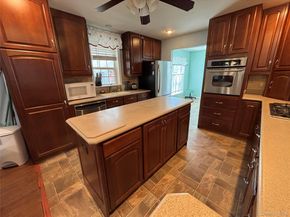 1661 OLD COUNTRY Road 500, Riverhead NY 11901