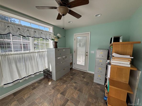 1661 OLD COUNTRY Road 500, Riverhead NY 11901