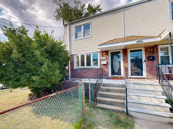 25701 149th Road, Rosedale NY 11422
