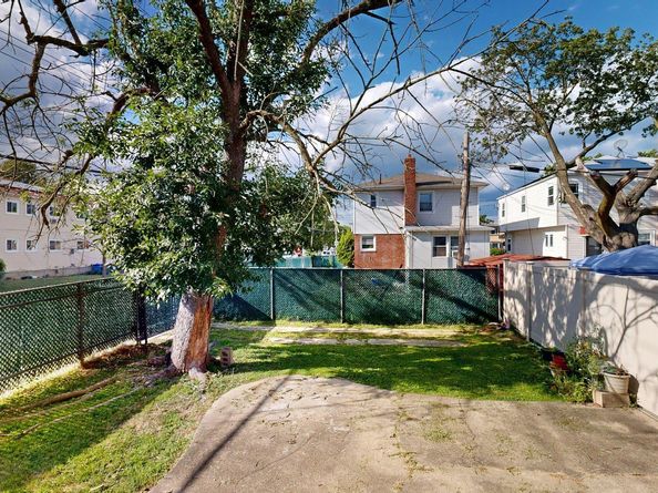 25701 149th Road, Rosedale NY 11422