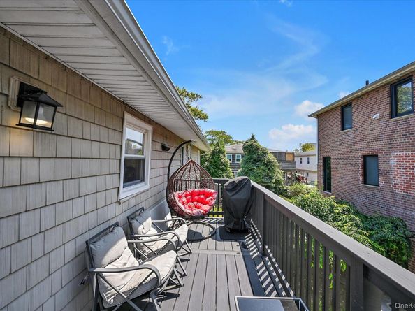 505 Hicksville Road, Far Rockaway NY 11691