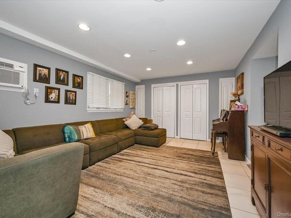 505 Hicksville Road, Far Rockaway NY 11691