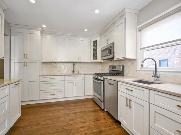 505 Hicksville Road, Far Rockaway NY 11691