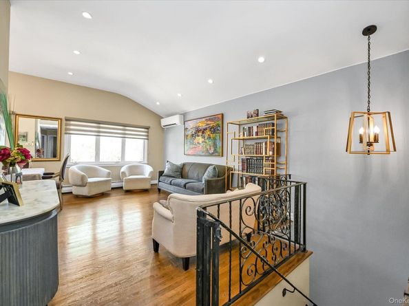 505 Hicksville Road, Far Rockaway NY 11691