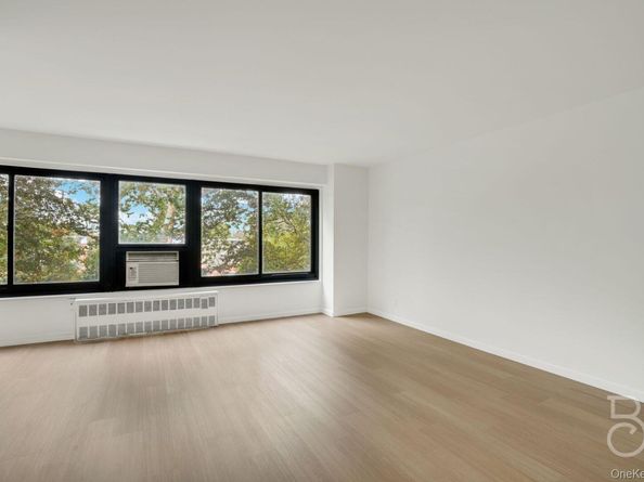33-43 14th Street 4B, Astoria NY 11106