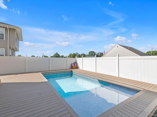 1200 Roger Road, North Bellmore NY 11710