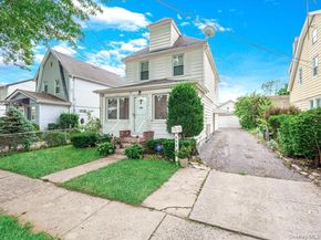 555 N 1 Street, New Hyde Park NY 11040